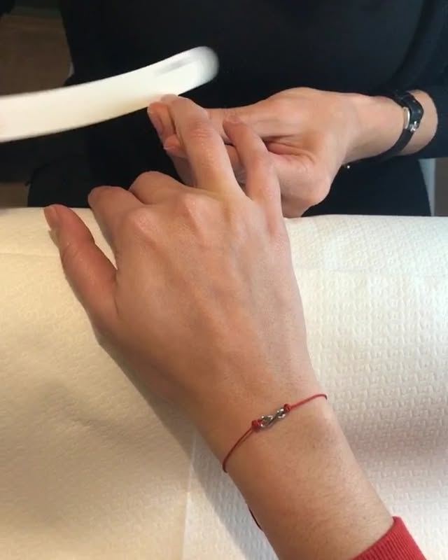 Manicure y pedicure de lujo en Amarilis Neves: elegancia, cuidado y bienestar para tus manos y pies