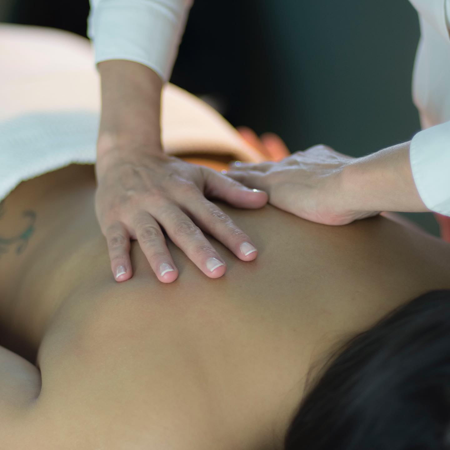 Masaje anticelulítico y reafirmante: mejora la circulación y redefine tu silueta